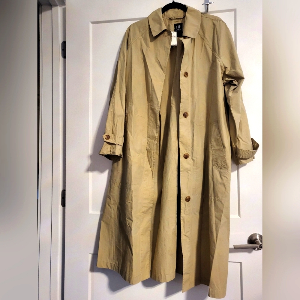 Brand New w/ Tag ...                         GAP OVERSIZED MAC COAT